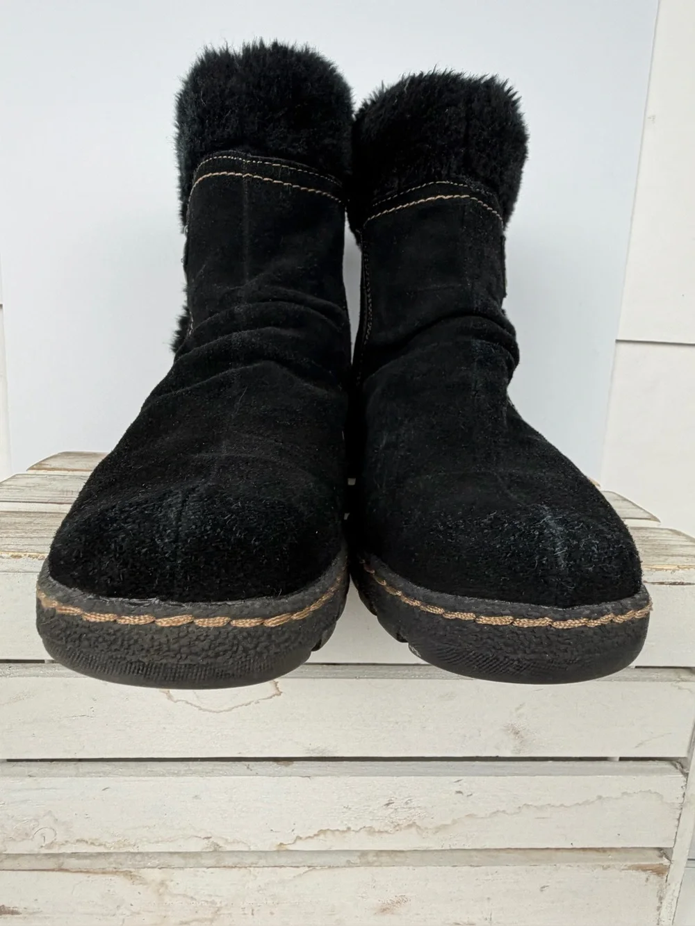 Baretraps Breesen black suede ankle boots cozy faux fur side buckle size 9.5M